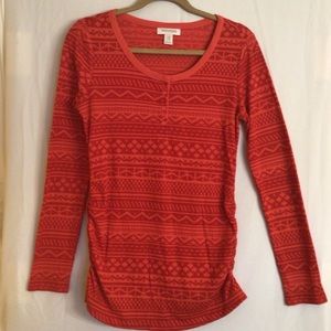 Motherhood Maternity Long Sleeve Thermal 4 button knit top, red print size med